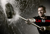 стекло, cal lightman, разбитое, Lie to me, tim roth, обмани меня, молот